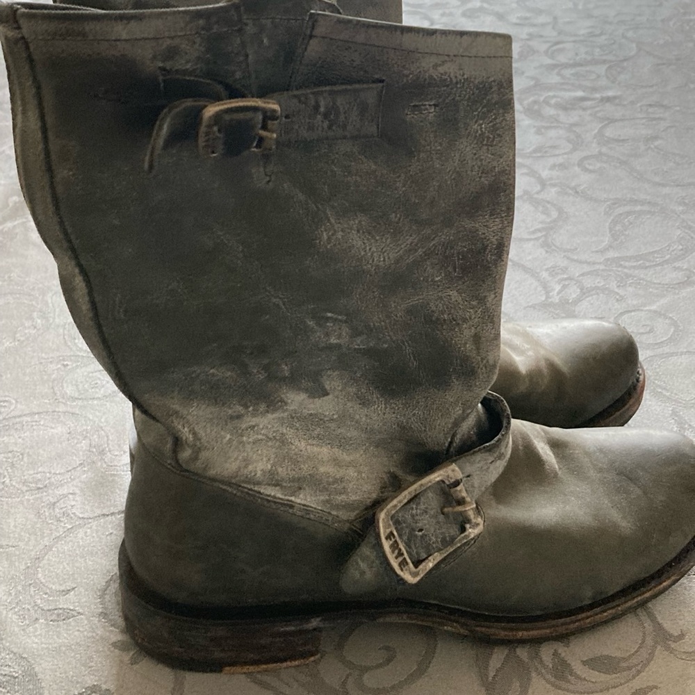 Frye  boot